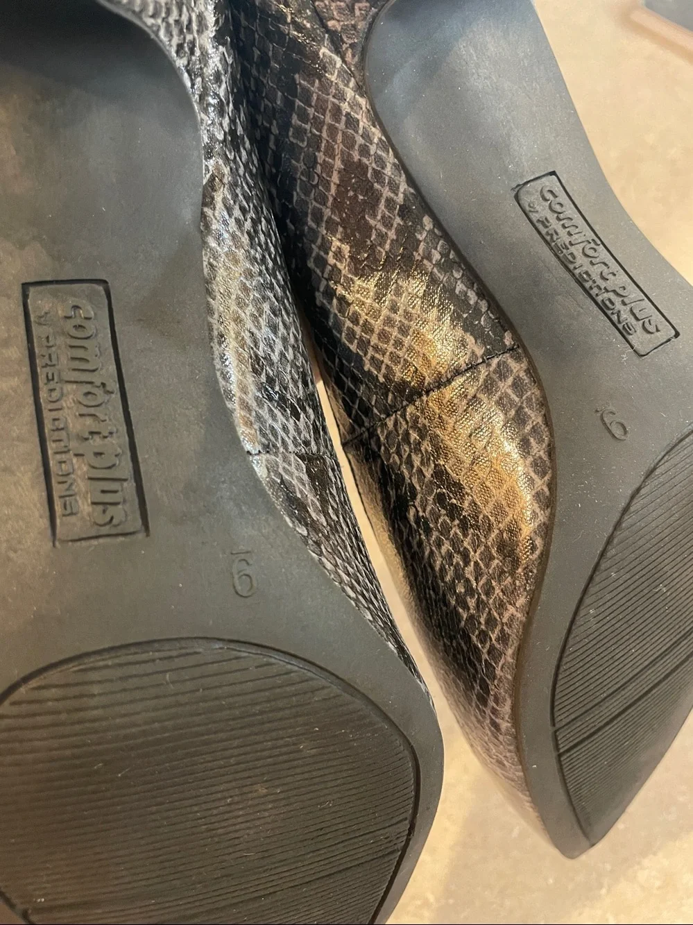 comfort plus by Predictions snake print